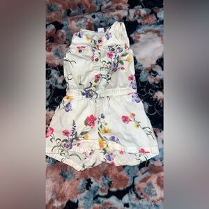 Beautiful old navy baby romper !